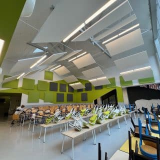 solution acoustique plafond cantine scolaire